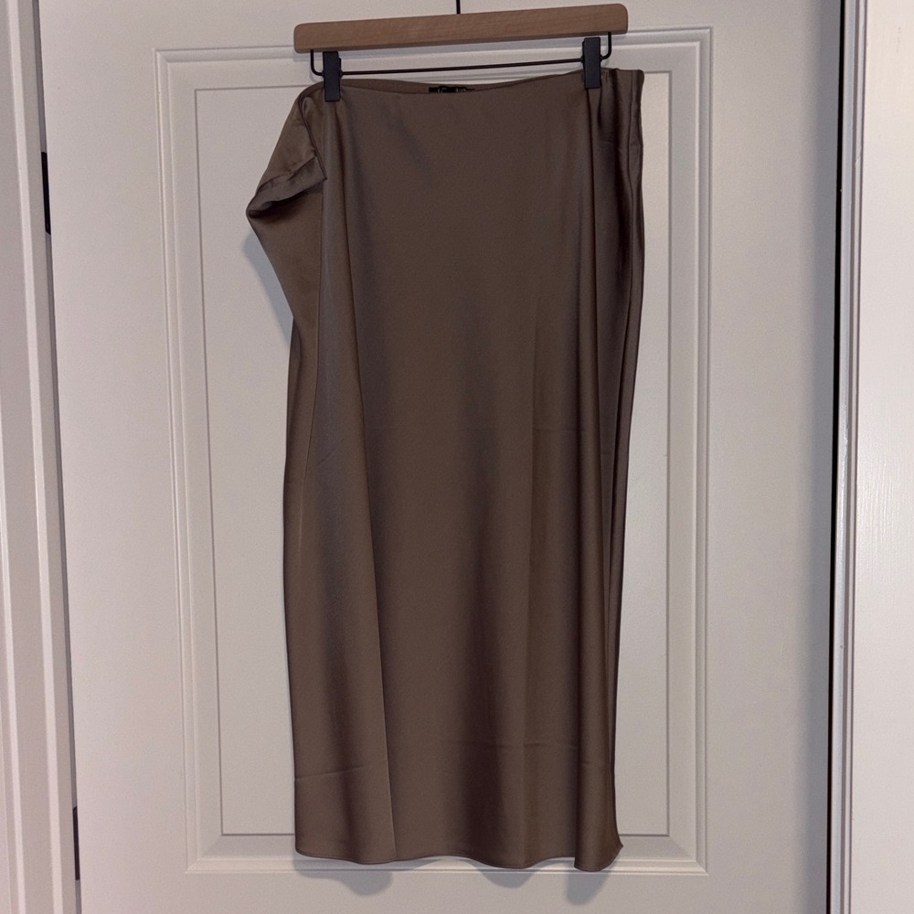 Like New J. Crew Taupe Satin Skirt